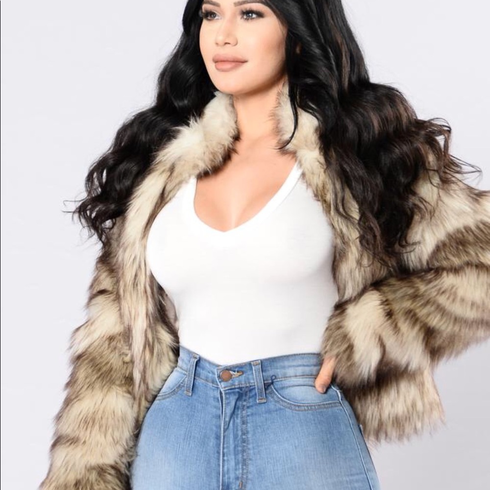 Fashion nova Fernanda faux fur coat